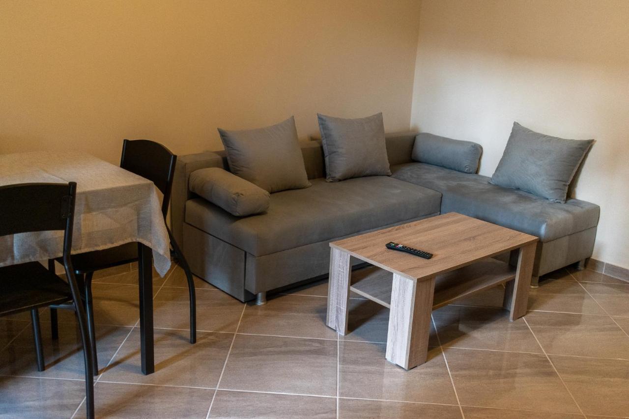 John'S Apartment'S Near Athens Airport!! Spáta Екстериор снимка