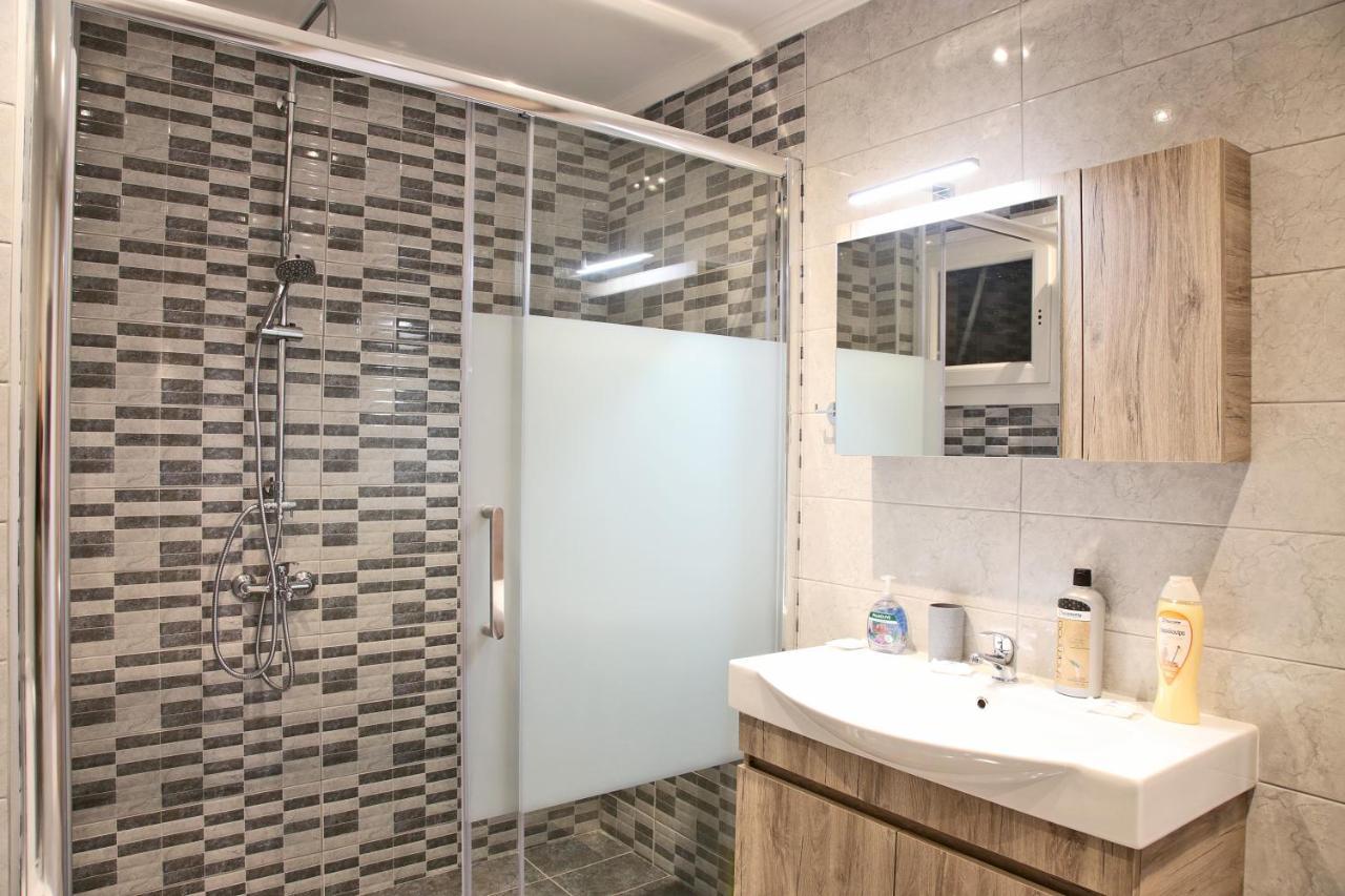 John'S Apartment'S Near Athens Airport!! Spáta Екстериор снимка